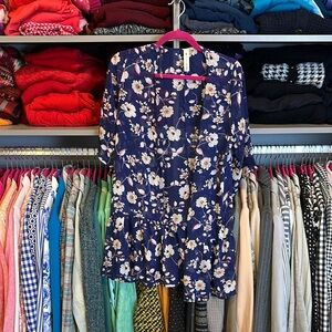 Vanilla Bay blue/white flower print 1/2 sleeve kimono size OS